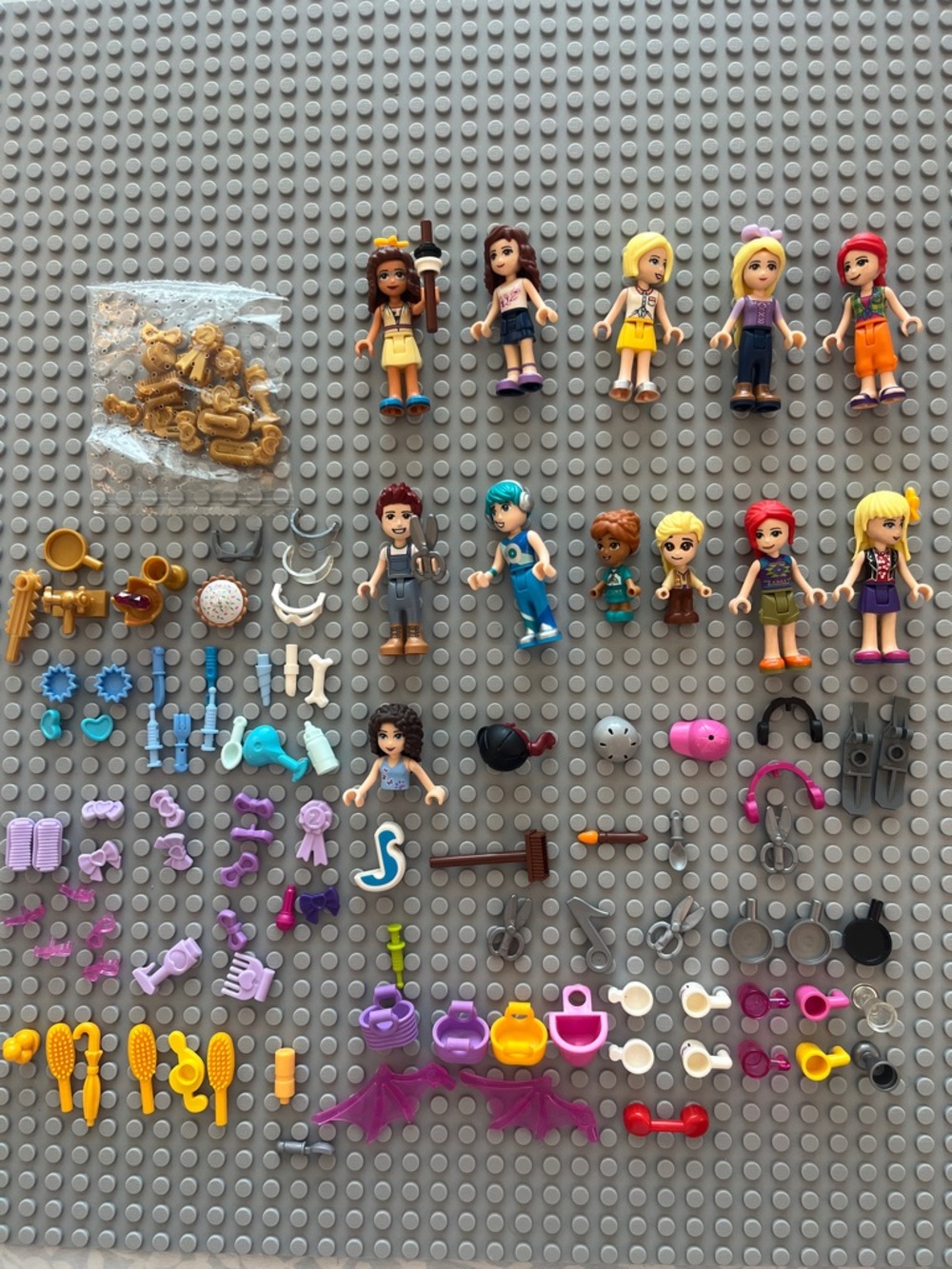 Assorted LEGO Friends mini-Figures & Accessories Bundle